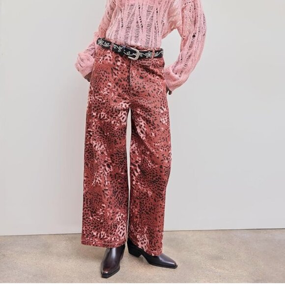 NWT CIDER Mid Waist Pink Leopard Wide Leg Denim Jeans Pants - Picture 1 of 7